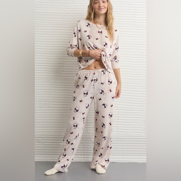 American Eagle Outfitters Other - Snoopy Women's Cream Pajama Set with Red Accents
